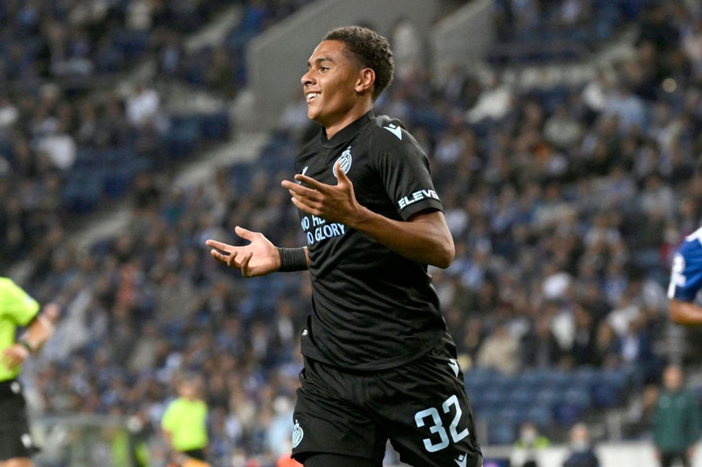2. Antonio Nusa (Club Brugge, 9/2022). Phút 89 trận đấu với Porto ở vòng bảng, Antonio Nusa ghi bàn ấn định chiến thắng 4-0 cho Club Brugge. Khi đó, tiền vệ người Na Uy mới 17 tuổi 4 tháng và 27 ngày.