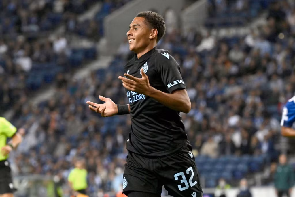 2. Antonio Nusa (Club Brugge, 9/2022). Phút 89 trận đấu với Porto ở vòng bảng, Antonio Nusa ghi bàn ấn định chiến thắng 4-0 cho Club Brugge. Khi đó, tiền vệ người Na Uy mới 17 tuổi 4 tháng và 27 ngày. 2. Antonio Nusa (Club Brugge, 9/2022). Phút 89 trận đấu với Porto ở vòng bảng, Antonio Nusa ghi bàn ấn định chiến thắng 4-0 cho Club Brugge. Khi đó, tiền vệ người Na Uy mới 17 tuổi 4 tháng và 27 ngày.