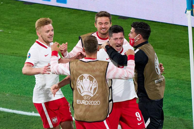 Ba Lan có đủ sức giành vé vào vòng 1/8? Ảnh: Getty. Ba Lan có đủ sức giành vé vào vòng 1/8? Ảnh: Getty.