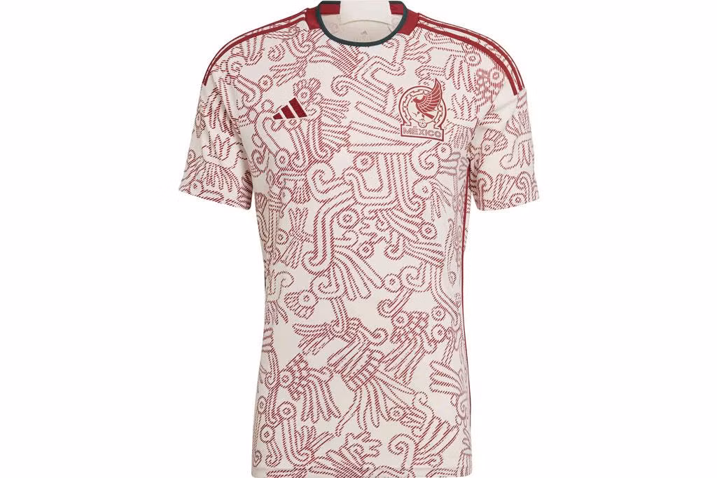 2. Áo sân khách của Mexico do Adidas sản xuất.