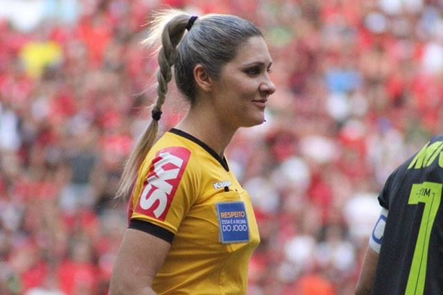 Tới năm 2018, Neuza Back đã được gọi để điều hành một số trận đấu ở CONMEBOL Libertadores Femenina 2018. Tới năm 2018, Neuza Back đã được gọi để điều hành một số trận đấu ở CONMEBOL Libertadores Femenina 2018.