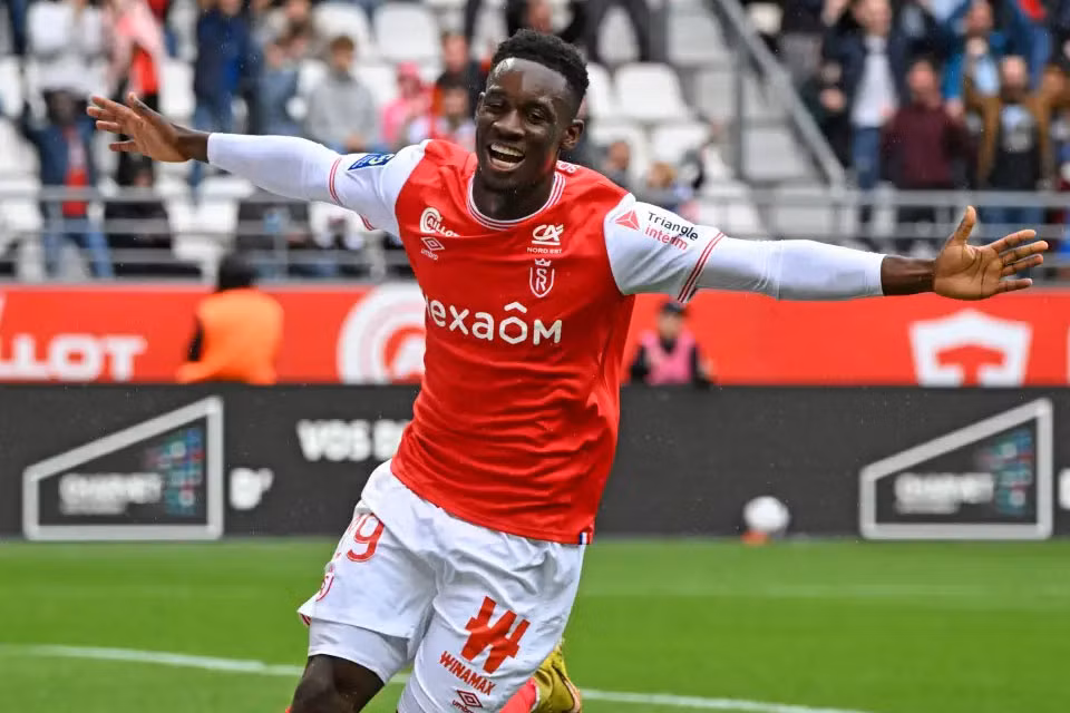 Folarin Balogun đang dẫn đầu danh sách Vua phá lưới Ligue 1.
