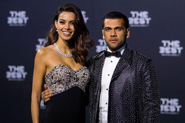 Joana Sanz – vợ của Dani Alves. Joana Sanz – vợ của Dani Alves.