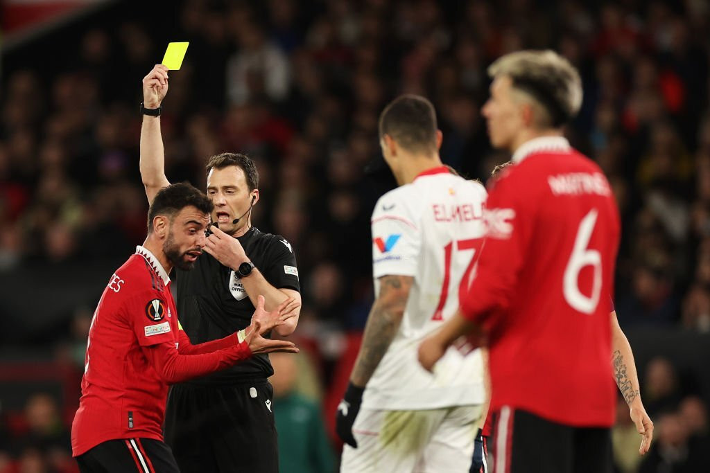 Bruno Fernandes bị treo giò ở trận lượt về. Bruno Fernandes bị treo giò ở trận lượt về.