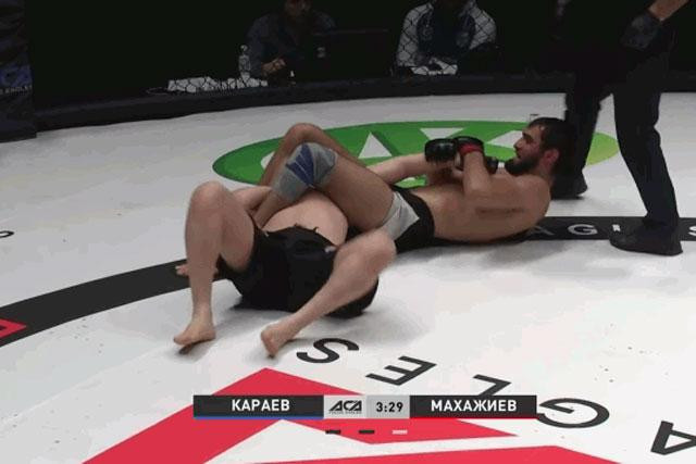 Nurzhigit Karaev bị đối thủ bẻ thay buộc thua cuộc Nurzhigit Karaev bị đối thủ bẻ thay buộc thua cuộc