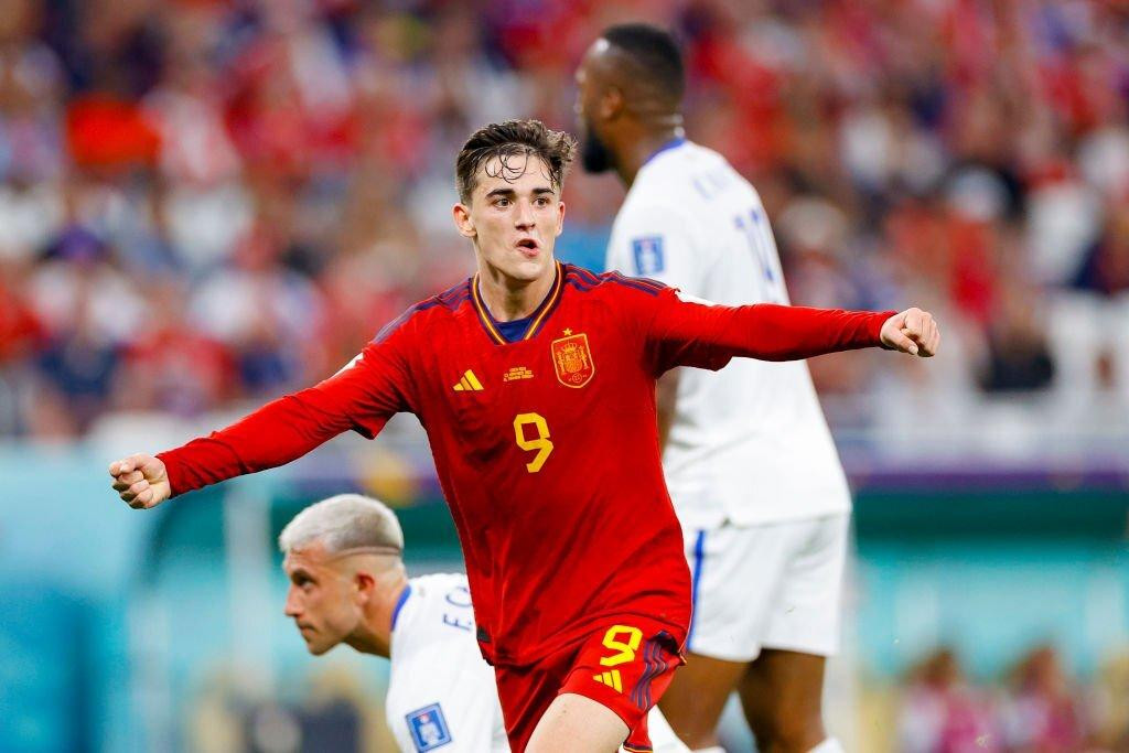 Tiền vệ: Gavi (Tây Ban Nha). Tiền vệ: Gavi (Tây Ban Nha).