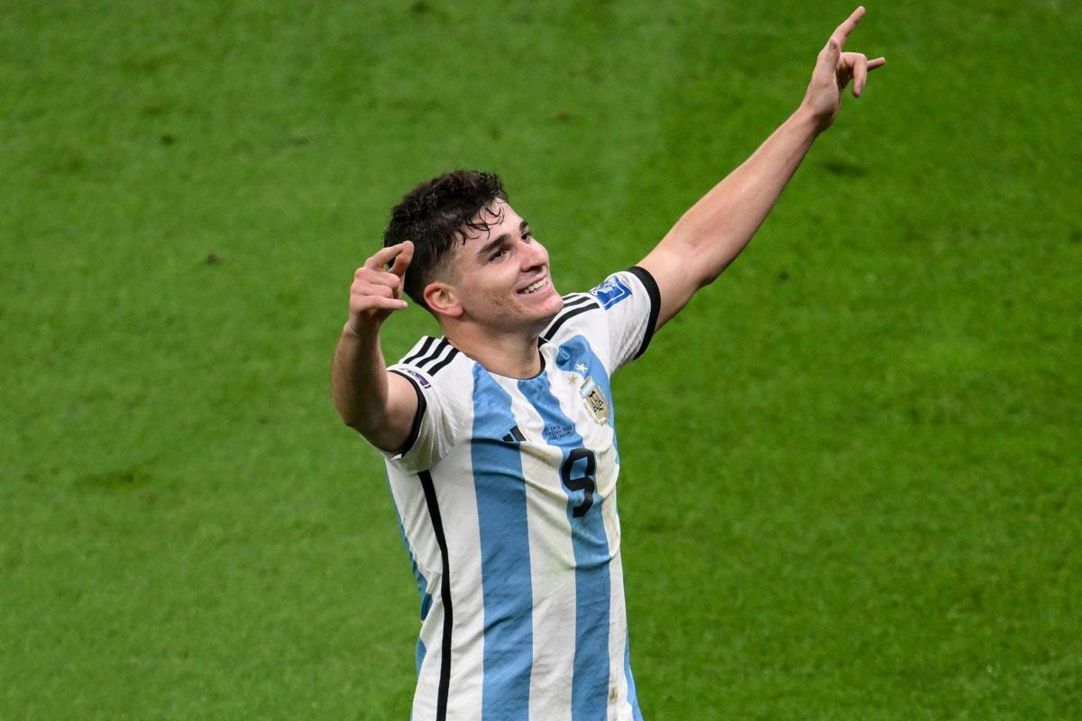 Tiền đạo: Julian Alvarez (Argentina, 8,5 điểm). Tiền đạo: Julian Alvarez (Argentina, 8,5 điểm).