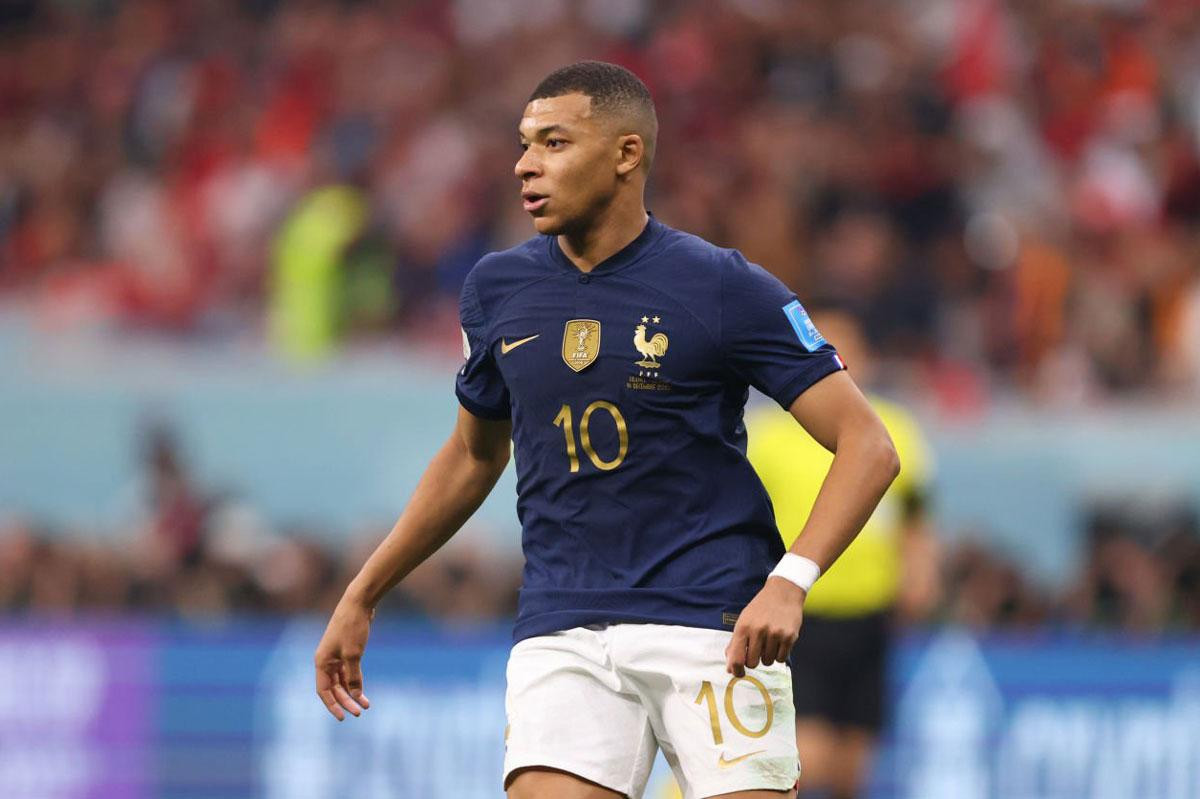 Tiền vệ trái: Kylian Mbappe (Pháp, 7,2 điểm). Tiền vệ trái: Kylian Mbappe (Pháp, 7,2 điểm).