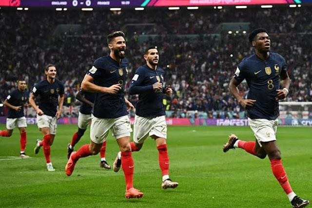 Các cầu thủ ĐT Pháp ăn mừng chiến thắng tại tứ kết World Cup. Các cầu thủ ĐT Pháp ăn mừng chiến thắng tại tứ kết World Cup.