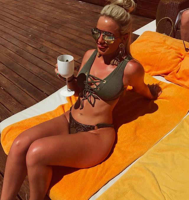 Người đẹp Megan Davison, vợ của thủ thành Jordan Pickford – Đội tuyển Anh.