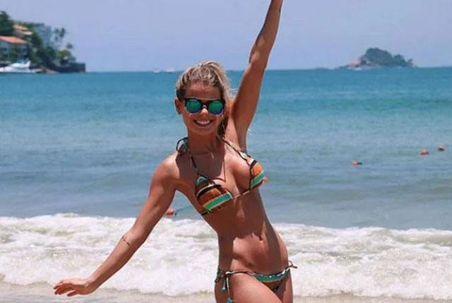 Cabrino Carol là một ca sĩ người Brazil và cô nổi lên từ khi xuất hiện tại chương trình The X Factor. Hiện tại, chân dài 27 tuổi còn làm kinh doanh với một cửa hiệu thời trang trẻ em ở Sao Paulo. Cabrino Carol là một ca sĩ người Brazil và cô nổi lên từ khi xuất hiện tại chương trình The X Factor. Hiện tại, chân dài 27 tuổi còn làm kinh doanh với một cửa hiệu thời trang trẻ em ở Sao Paulo.