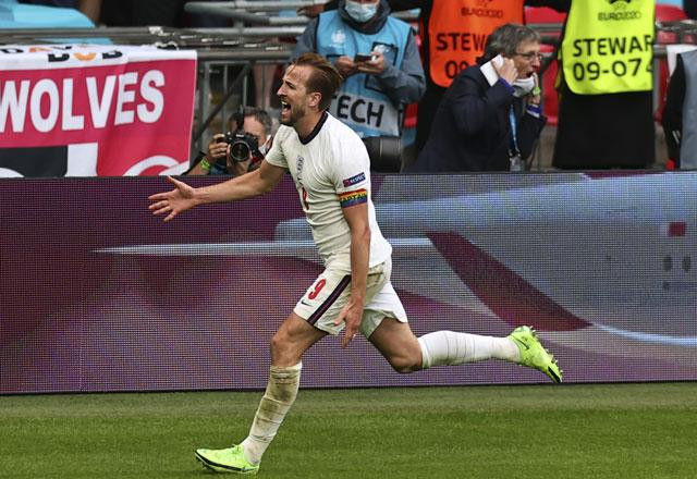 Harry Kane đã ghi bàn giúp đội tuyển anh vào tứ kết EURO 2020. Harry Kane đã ghi bàn giúp đội tuyển anh vào tứ kết EURO 2020.