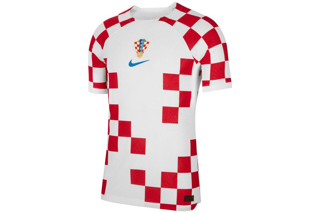 6. Áo sân nhà của Croatia do Nike sản xuất.