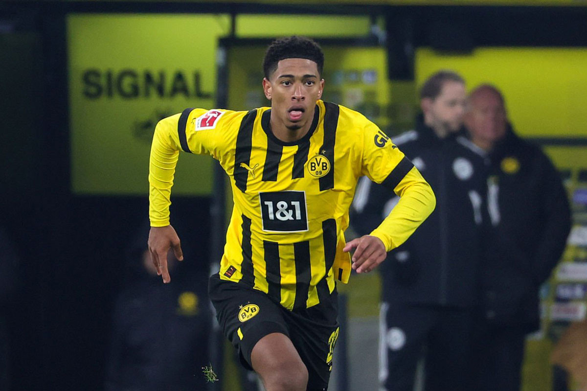 Tiền vệ: Jude Bellingham (Borussia Dortmund, 19 tuổi, định giá chuyển nhượng: 110 triệu euro).