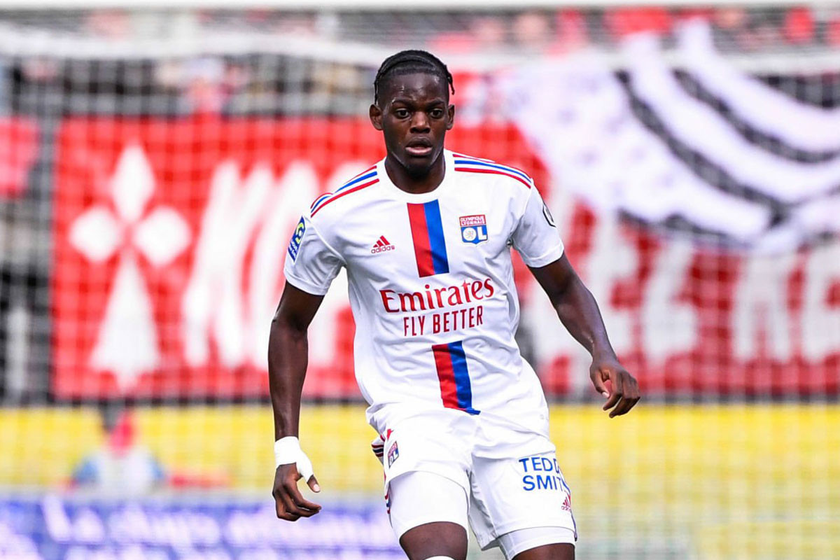 Trung vệ: Castello Lukeba (Lyon, 20 tuổi, định giá chuyển nhượng: 20 triệu euro).