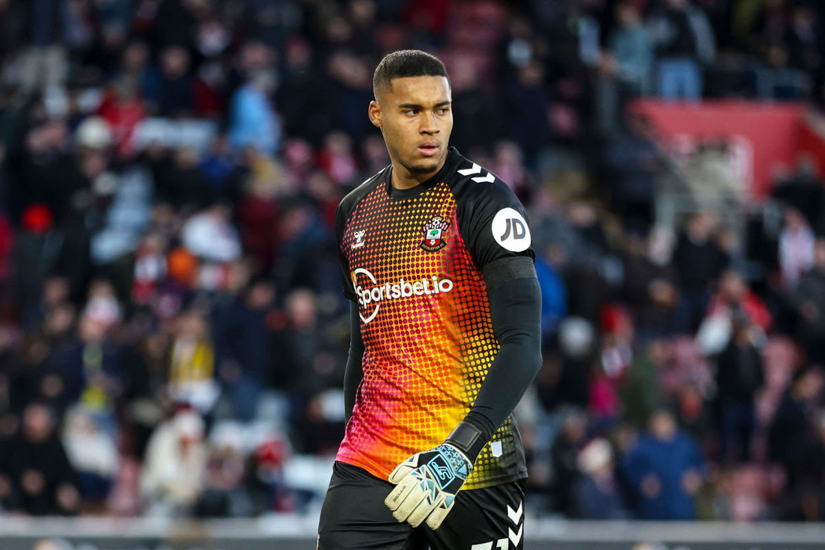 Thủ môn: Gavin Bazunu (Southampton, 20 tuổi, định giá chuyển nhượng: 15 triệu euro).