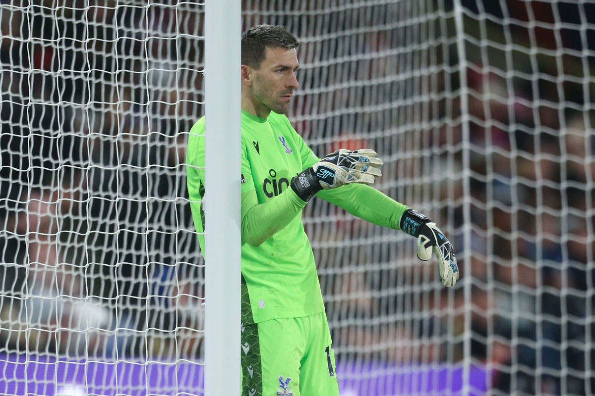 4. Vicente Guaita (Crystal Palace, số lần cứu thua ở mùa giải 2022/23: 72). 4. Vicente Guaita (Crystal Palace, số lần cứu thua ở mùa giải 2022/23: 72).