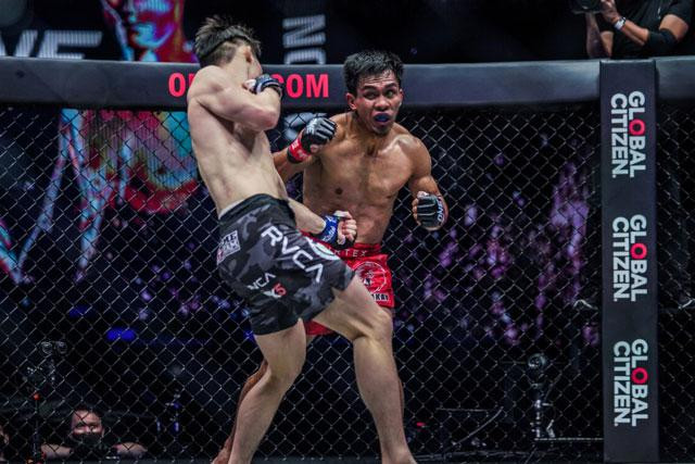 Hai võ sĩ đã cống hiến một trận đấu rất hấp dẫn.