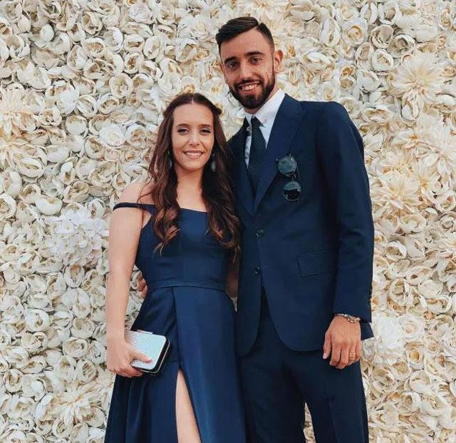 Ana Pinho gặp Bruno Fernandes khi cả hai mới 16 tuổi và tới năm 2015, họ đã kết hôn và chào đón đứa con đầu lòng Matilde 2 năm sau đó. Ana Pinho gặp Bruno Fernandes khi cả hai mới 16 tuổi và tới năm 2015, họ đã kết hôn và chào đón đứa con đầu lòng Matilde 2 năm sau đó.