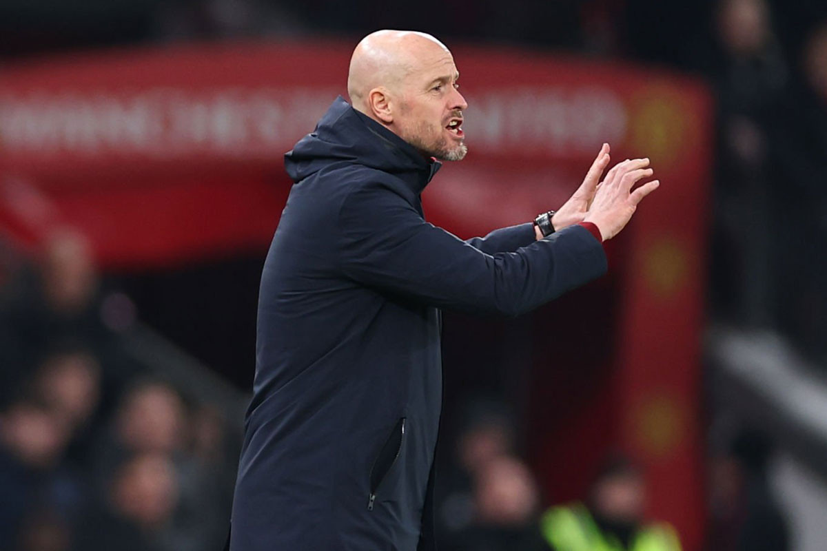 HLV Ten Hag sẽ giúp MU có danh hiệu đầu tiên sau 6 năm chờ đợi?