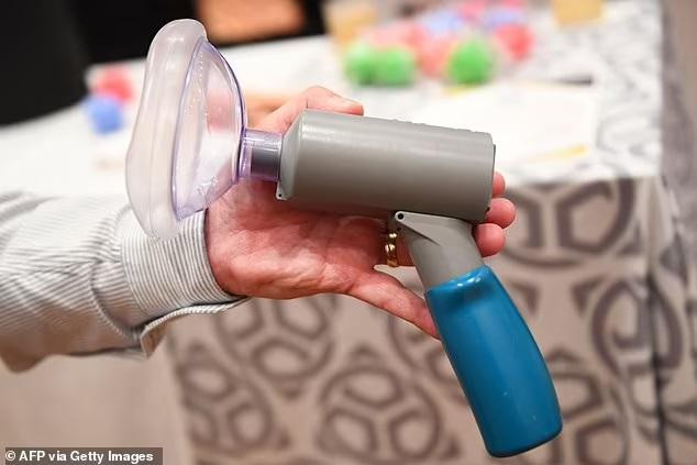 Chiếc máy được ca ngợi là tiện lợi, chính xác và kín đáo. Chiếc máy được ca ngợi là tiện lợi, chính xác và kín đáo.