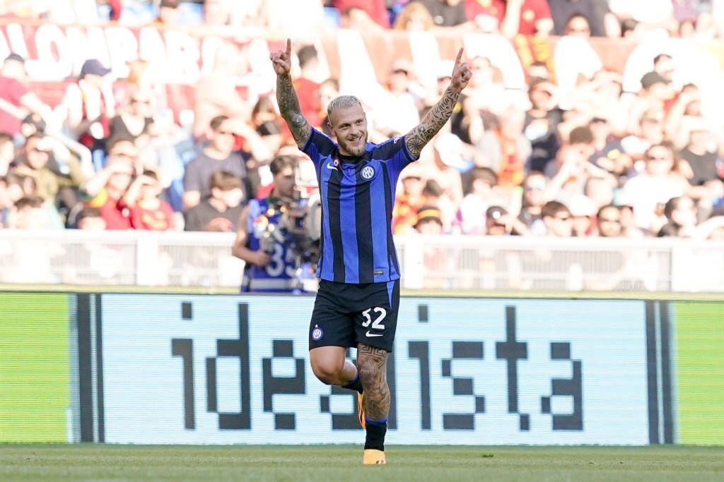 Dimarco giúp Inter vượt lên dẫn trước ở phút 33.