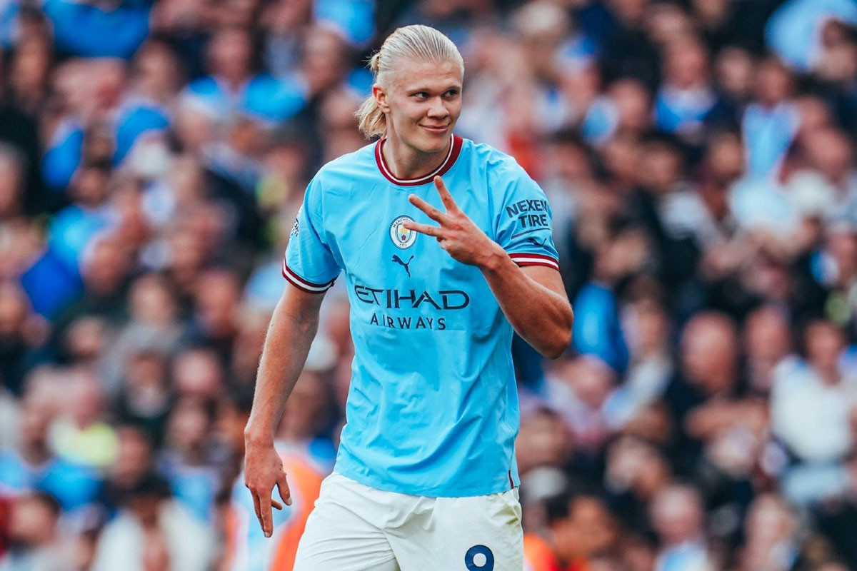 Tiền đạo cắm: Erling Haaland (Man City, định giá chuyển nhượng: 170 triệu euro).