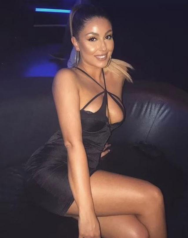 Olivia Naylor hiện đang là chủ của một thẩm mỹ viện khá lớn tại Cheshire, Anh. Olivia Naylor hiện đang là chủ của một thẩm mỹ viện khá lớn tại Cheshire, Anh.