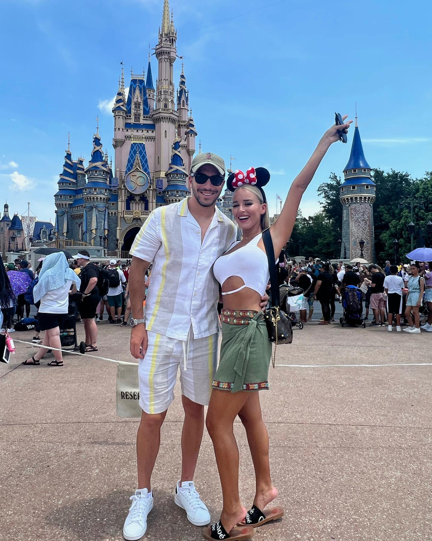 Cầu thủ 26 tuổi chia tay Valencia để chuyển đến PSG với giá 21 triệu euro.