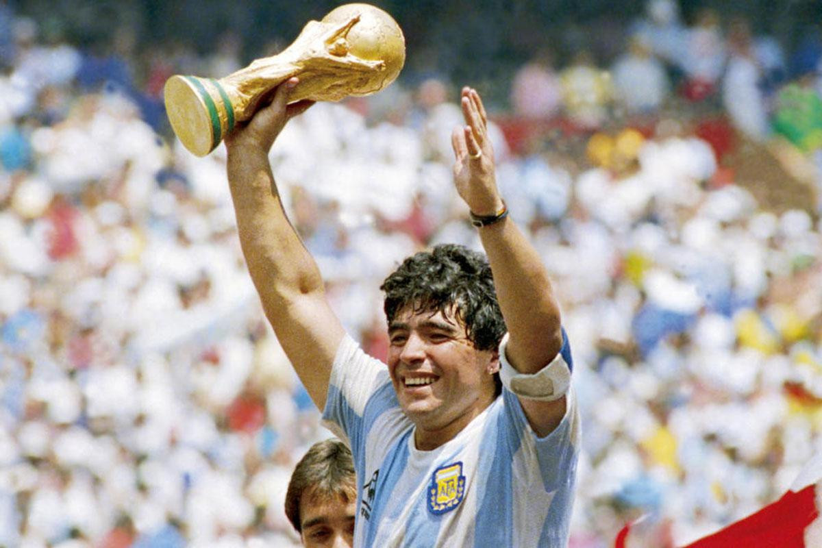 =4. Diego Maradona (Argentina). Cố danh thủ Maradona tham dự 4 kỳ World Cup 1982, 1986, 1990, 1994 và ra sân 21 trận. =4. Diego Maradona (Argentina). Cố danh thủ Maradona tham dự 4 kỳ World Cup 1982, 1986, 1990, 1994 và ra sân 21 trận.