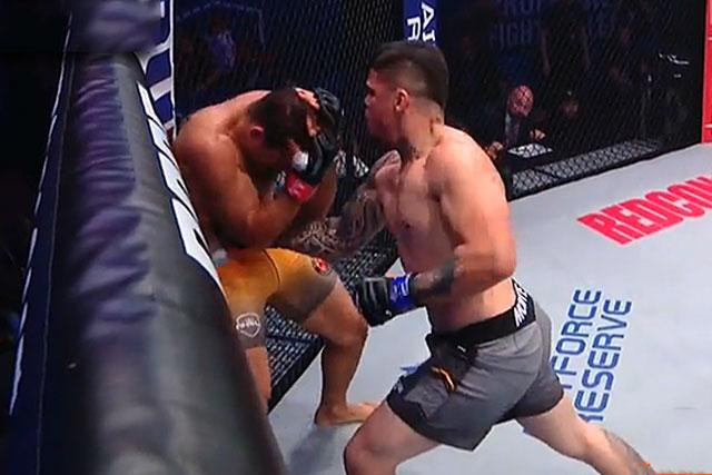 Delan Monte (phải) tung cú đấm cực mạnh về phía Emiliano Sordi. Delan Monte (phải) tung cú đấm cực mạnh về phía Emiliano Sordi.