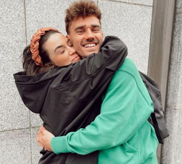 Hiện tại, Erika Choperena đã sinh cho Griezmann 3 người con và cô đang là nhà tâm lý học trẻ em. Ngoài ra, Choperena cũng là chủ của một nhãn hiệu quần áo cho trẻ em có tên Duzama. Hiện tại, Erika Choperena đã sinh cho Griezmann 3 người con và cô đang là nhà tâm lý học trẻ em. Ngoài ra, Choperena cũng là chủ của một nhãn hiệu quần áo cho trẻ em có tên Duzama.