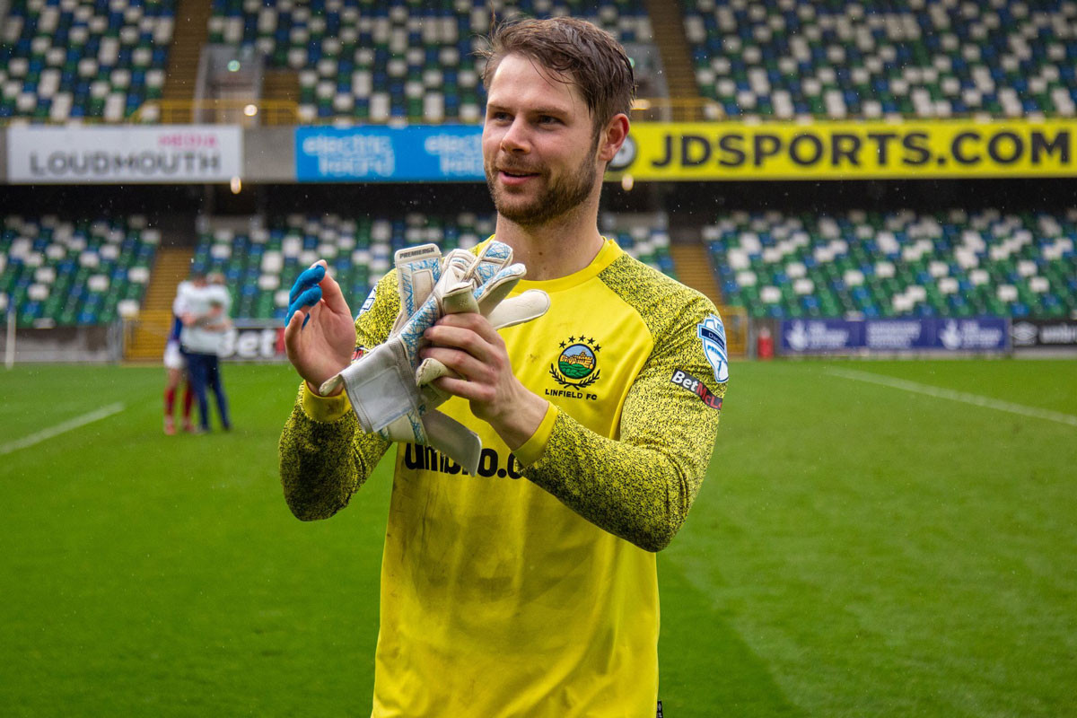 9. Chris Johns (Linfield FC, số trận thi đấu ở cấp độ CLB từ đầu mùa giải 2022/23 đến nay: 44, tổng số phút đã thi đấu: 4.003). 9. Chris Johns (Linfield FC, số trận thi đấu ở cấp độ CLB từ đầu mùa giải 2022/23 đến nay: 44, tổng số phút đã thi đấu: 4.003).