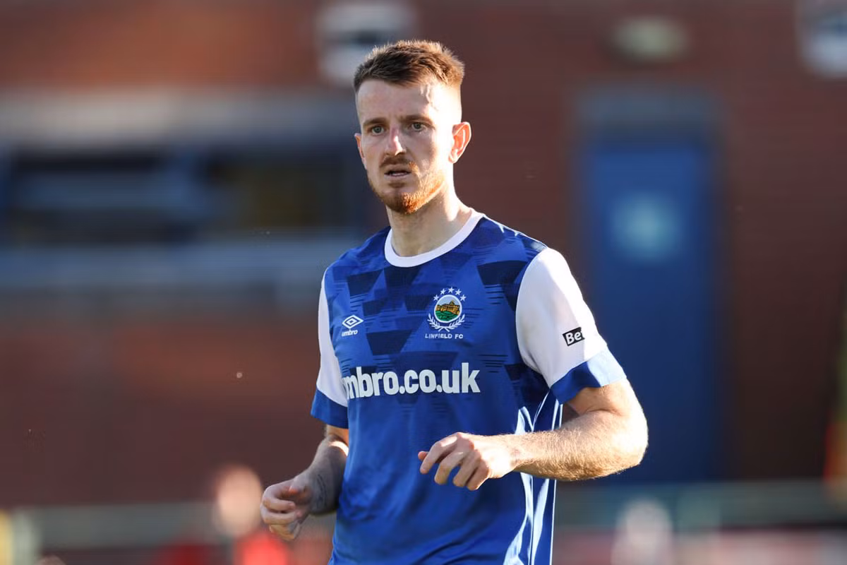 3. Sam Roscoe (Linfield FC, số trận thi đấu ở cấp độ CLB từ đầu mùa giải 2022/23 đến nay: 46, tổng số phút đã thi đấu: 4.247).