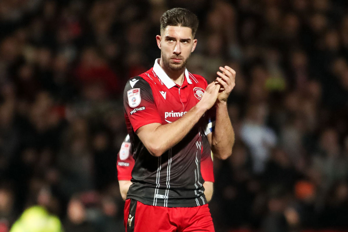 6. Dan Sweeney (Stevenage, số trận thi đấu ở cấp độ CLB từ đầu mùa giải 2022/23 đến nay: 45, tổng số phút đã thi đấu: 4.050). 6. Dan Sweeney (Stevenage, số trận thi đấu ở cấp độ CLB từ đầu mùa giải 2022/23 đến nay: 45, tổng số phút đã thi đấu: 4.050).