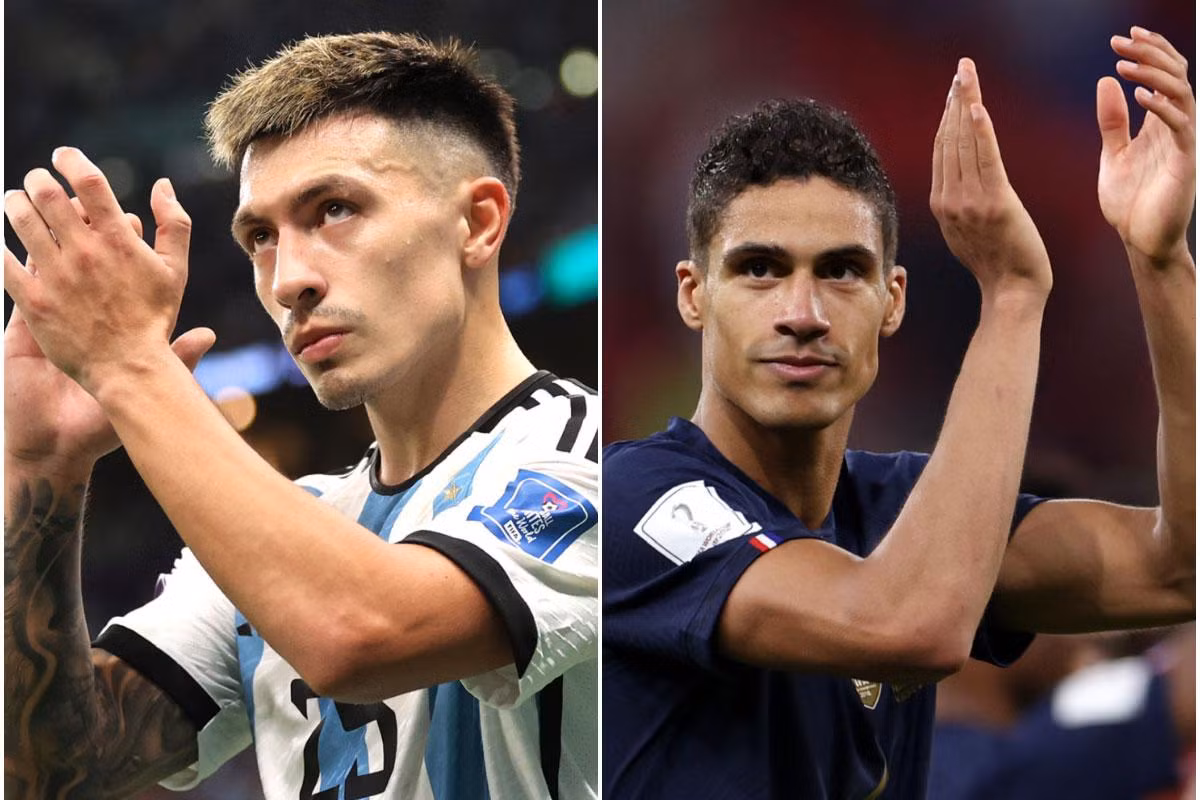 Lisandro Martinez và Raphael Varane (phải) đều là cầu thủ thuộc biên chế MU.
