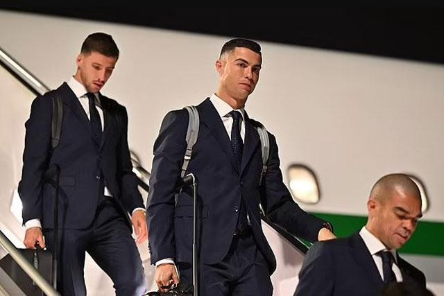 Ronaldo sẽ sang Italia để xử lý vụ kiện tụng liên quan đến tiền lương ở Juventus