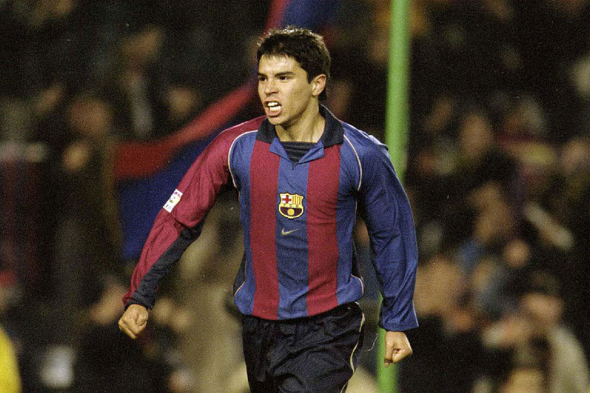 10. Javier Saviola (River Plate qua Barcelona, tháng 7/2001, lúc 19 tuổi, giá chuyển nhượng: 35,9 triệu euro). 10. Javier Saviola (River Plate qua Barcelona, tháng 7/2001, lúc 19 tuổi, giá chuyển nhượng: 35,9 triệu euro).