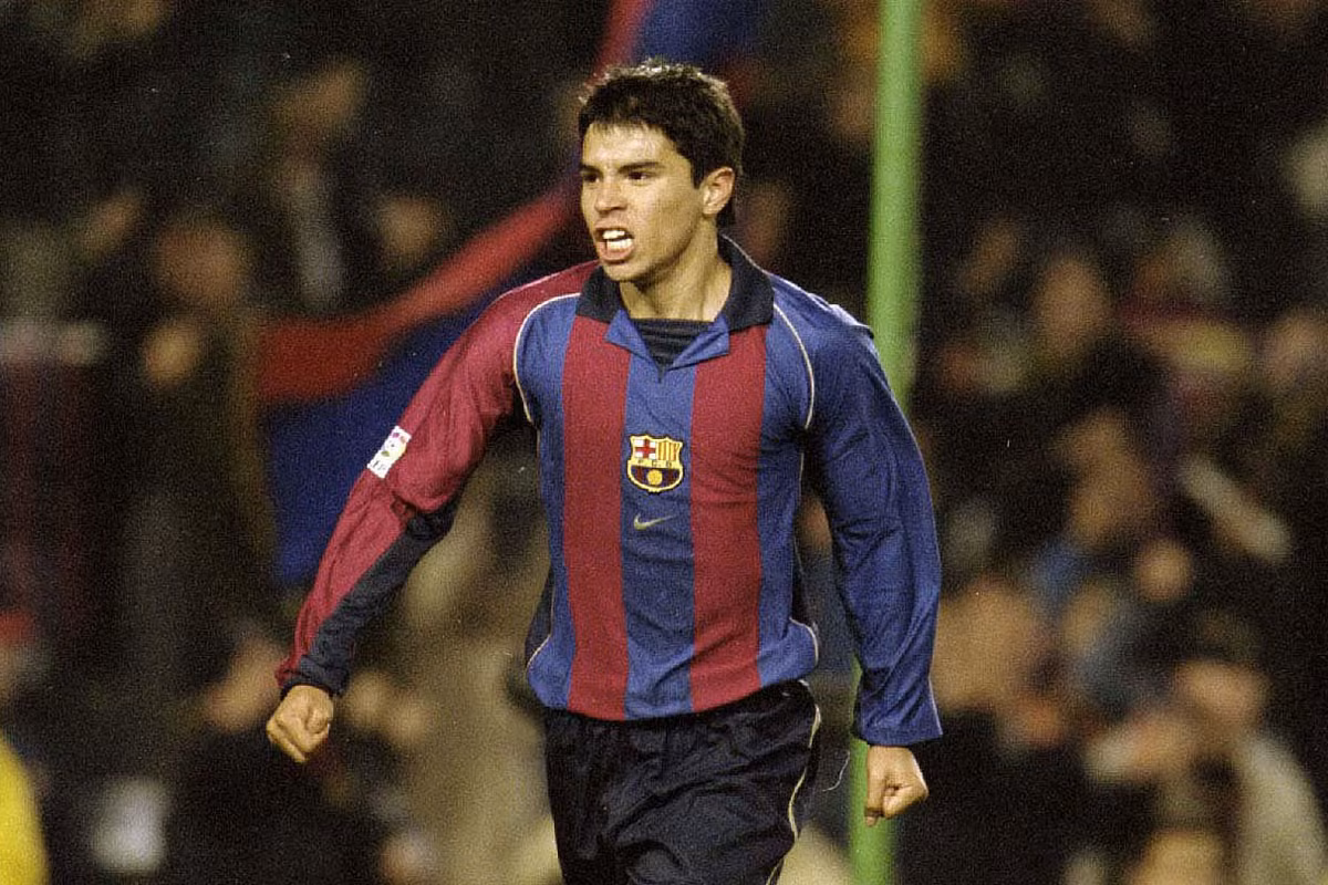 10. Javier Saviola (River Plate qua Barcelona, tháng 7/2001, lúc 19 tuổi, giá chuyển nhượng: 35,9 triệu euro).