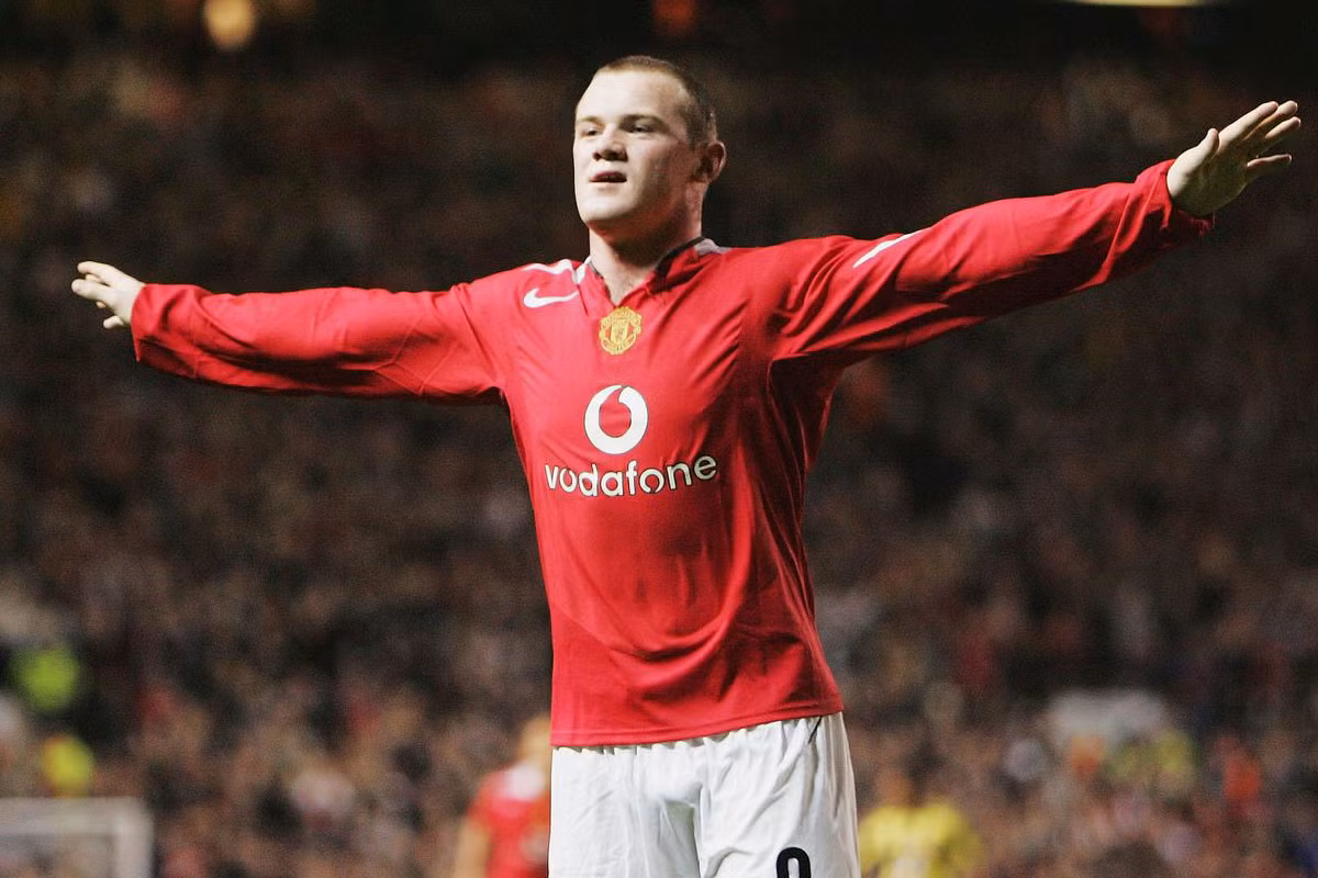9. Wayne Rooney (Everton sang MU tháng 8/2004, lúc 18 tuổi, giá chuyển nhượng: 37 triệu euro).