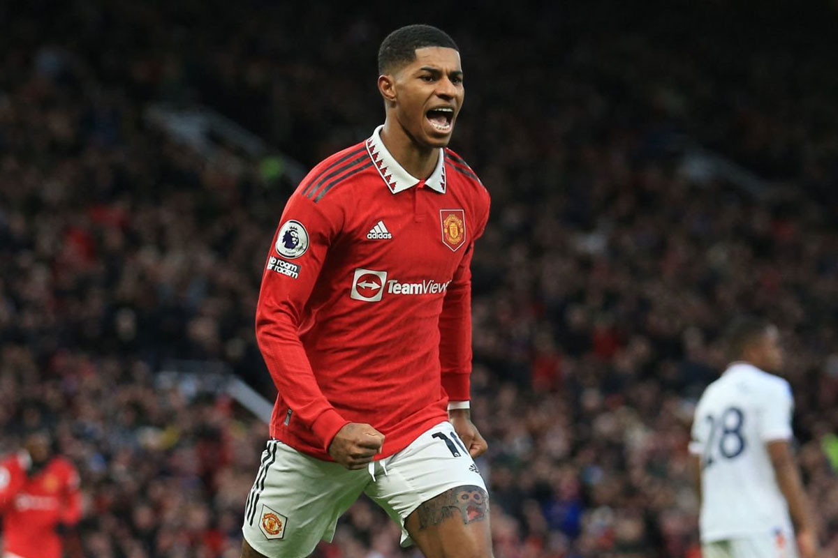 Rashford ăn mừng bàn rút ngắn tỷ số xuống 1-2. Rashford ăn mừng bàn rút ngắn tỷ số xuống 1-2.