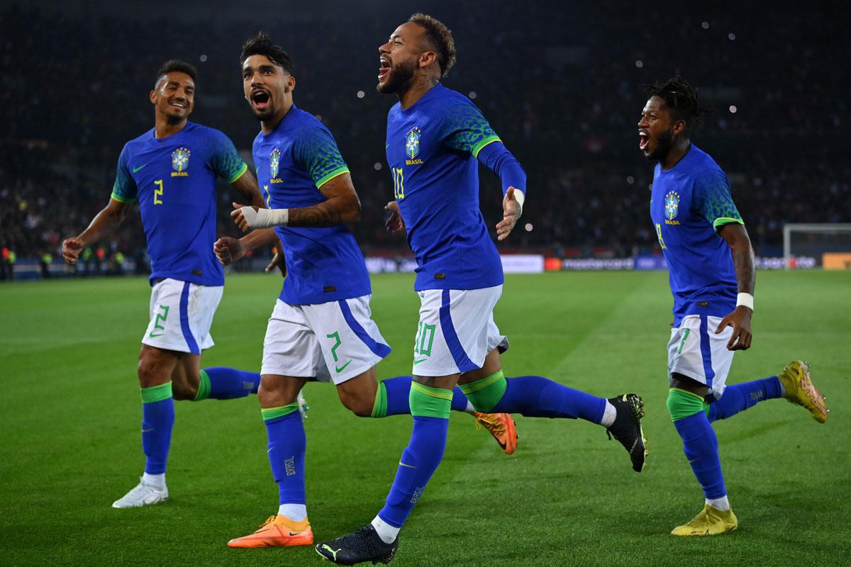 2. Brazil (tổng giá trị đội hình: 1,14 tỷ euro). 2. Brazil (tổng giá trị đội hình: 1,14 tỷ euro).