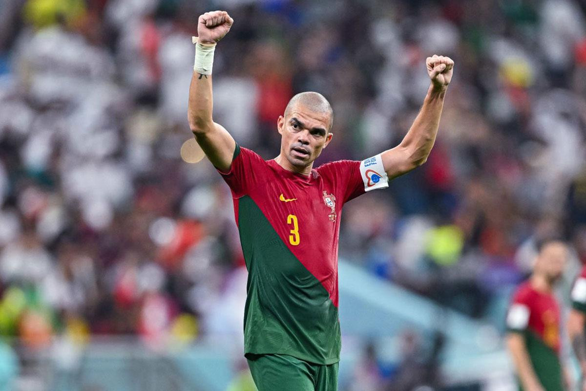 Pepe trở thành cầu thủ lớn tuổi nhất ghi bàn trong một trận đấu loại trực tiếp tại World Cup. Pepe trở thành cầu thủ lớn tuổi nhất ghi bàn trong một trận đấu loại trực tiếp tại World Cup.