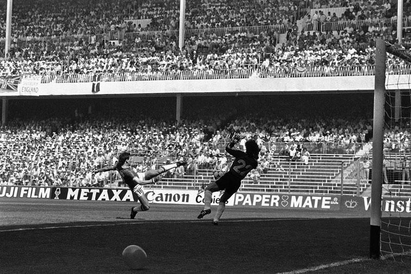 4. Bryan Robson (Anh, 00:27, trận đấu với Pháp tại vòng bảng World Cup 1982). 4. Bryan Robson (Anh, 00:27, trận đấu với Pháp tại vòng bảng World Cup 1982).