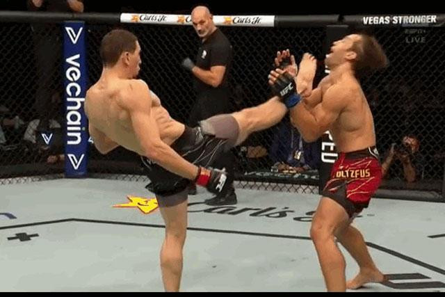 Abus Magomedov ra đòn chuẩn xác.