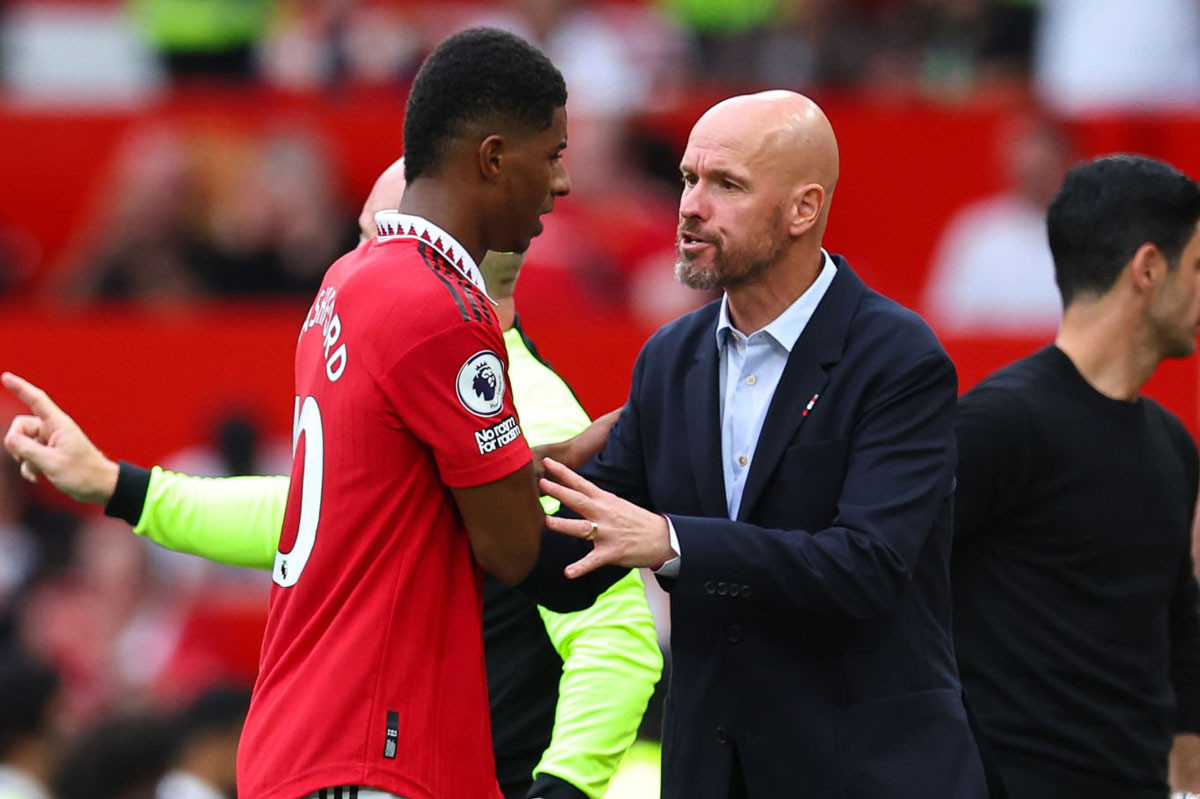 HLV Ten Hag và Rashford.