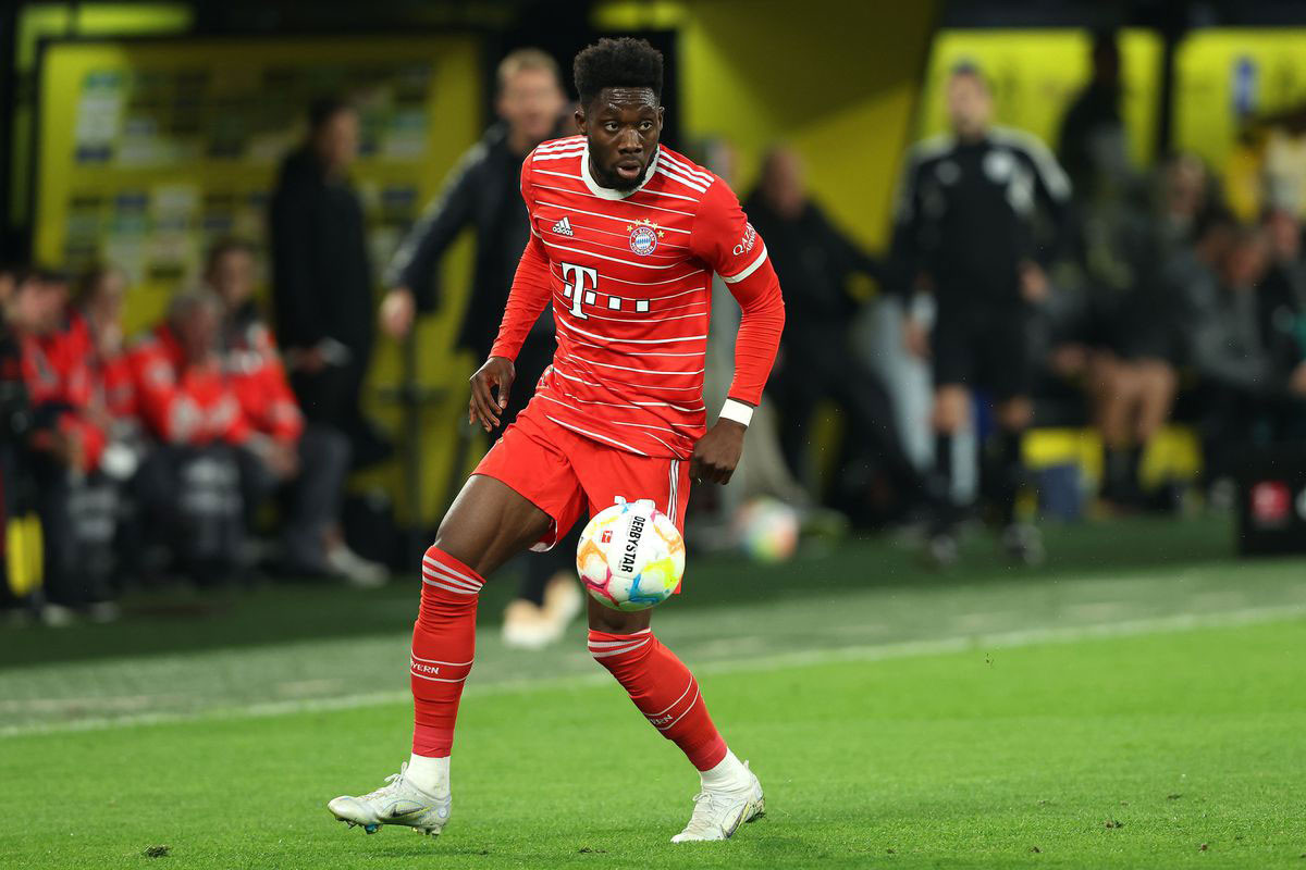 Hậu vệ trái: Alphonso Davies (Bayern Munich, định giá chuyển nhượng: 70 triệu euro). Hậu vệ trái: Alphonso Davies (Bayern Munich, định giá chuyển nhượng: 70 triệu euro).