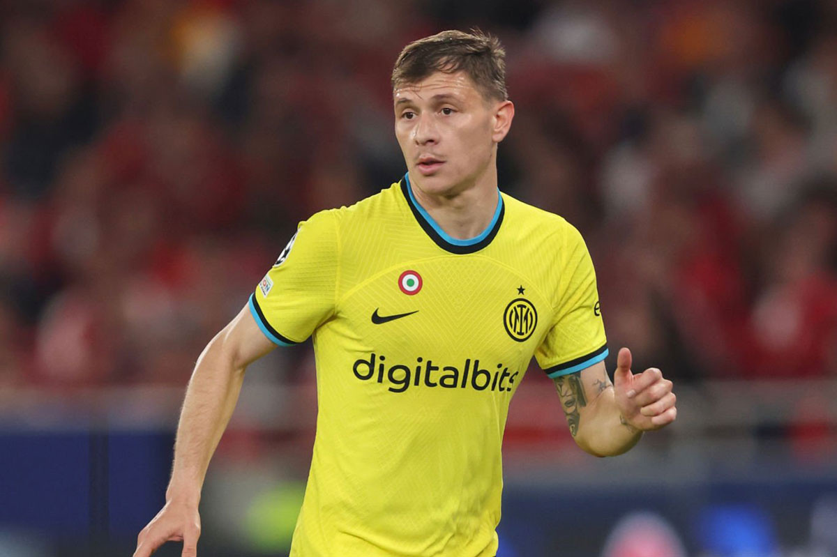 Tiền vệ trung tâm: Nicolo Barella (Inter Milan). Tiền vệ trung tâm: Nicolo Barella (Inter Milan).