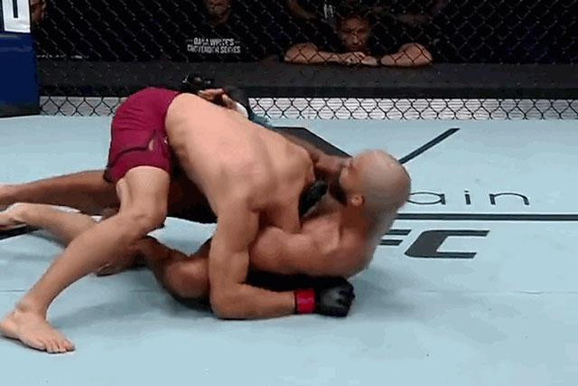 Gabriel Bonfim hạ knock-out đối thủ.