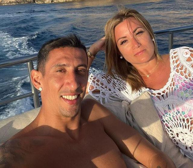 Jorgelina Cardoso – vợ của Angel Di Maria. Cũng giống như Messi, đây là cặp “thanh mai trúc mã” và sau nhiều năm chung sống với nhau, họ đã có 2 cô con gái Mia và Pia.
